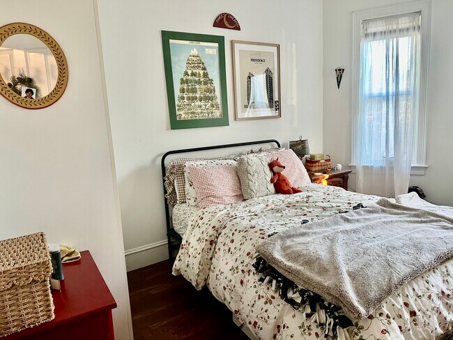 Building Photo - 27 Marney St