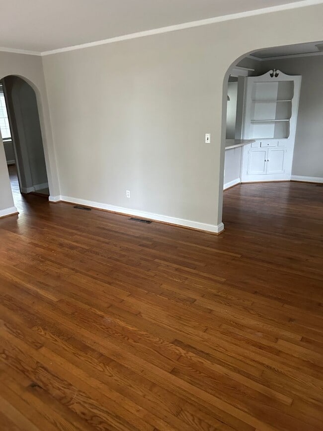 Building Photo - 3 Bedroom/ 2 Bath Home In High Point- Move In Special $500.00 off the 1st month with a 13 month l...