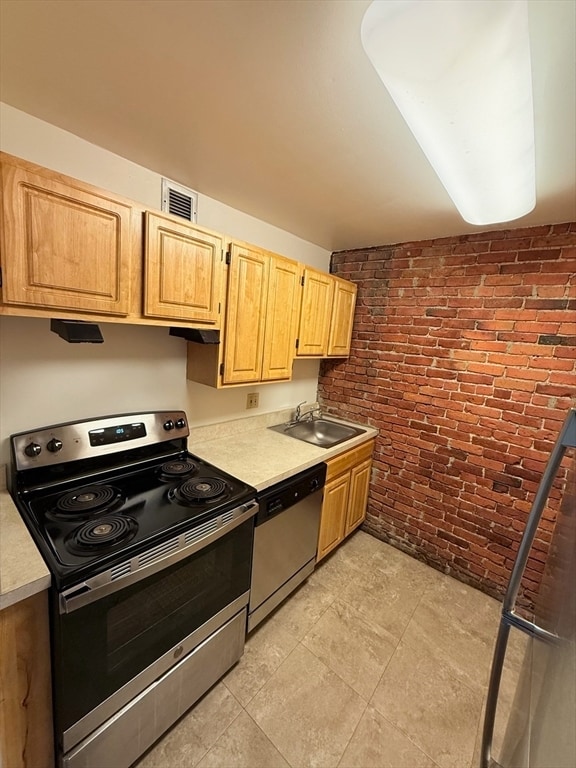 Building Photo - 66 Westland Ave