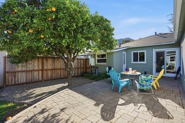 Building Photo - 811 Mission St