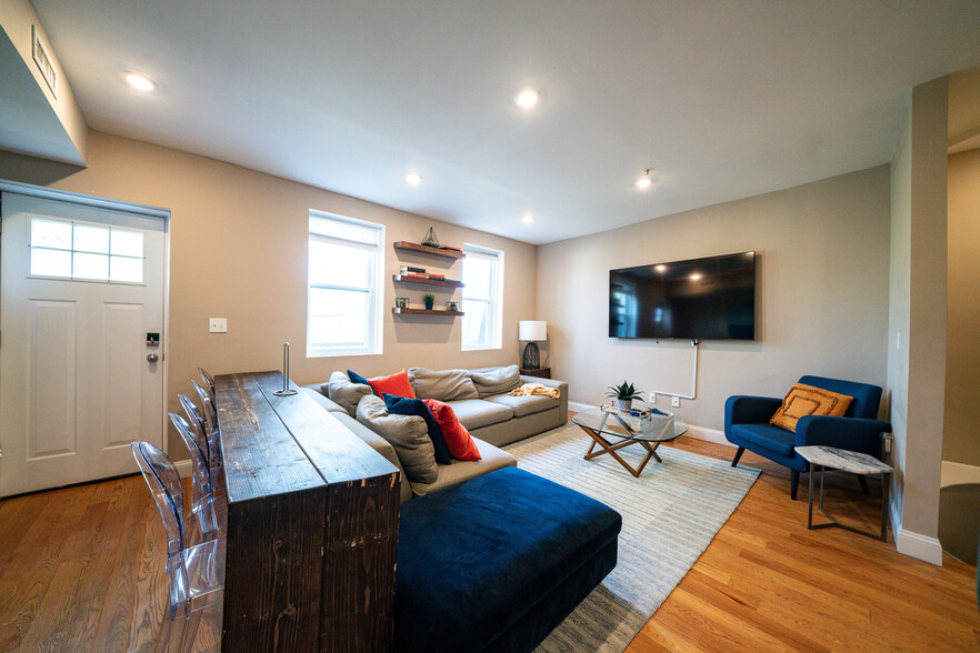 Primary Photo - 23 Linwood St