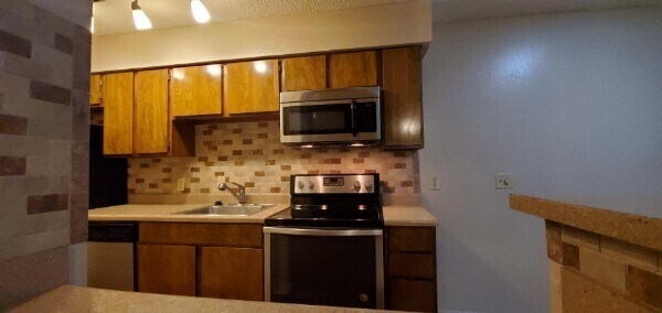 Primary Photo - Fully Upgraded 1 Bed 1 Bath 660 Sq. Ft.