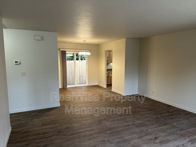 Building Photo - 1326 Dowell Rd