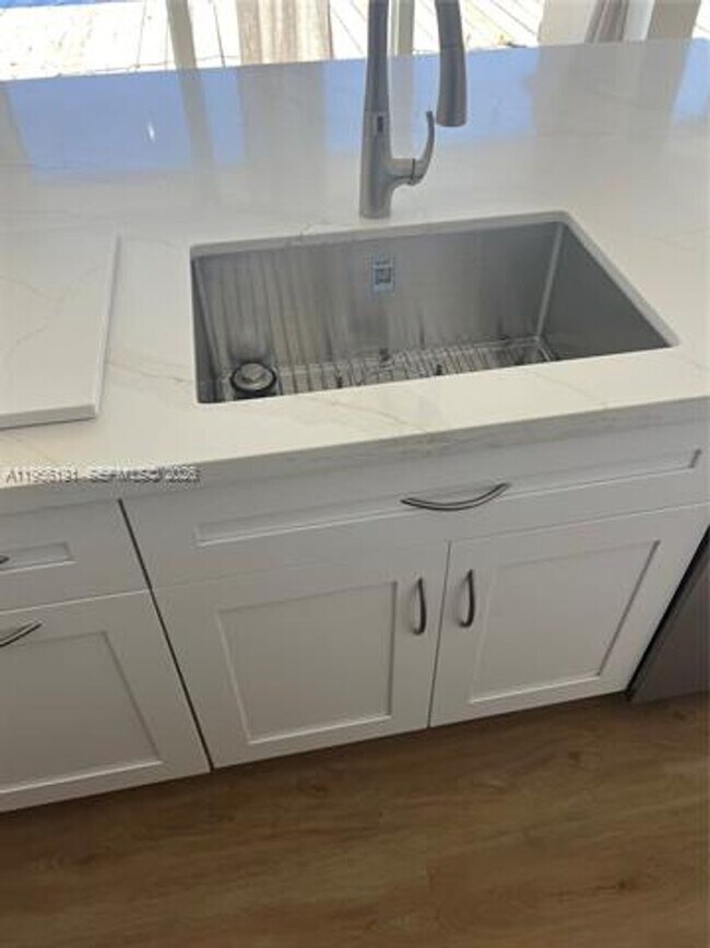 Building Photo - 6484 Miami Lakes Dr