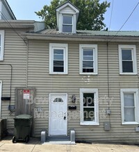 Building Photo - 27.5 Bethel St