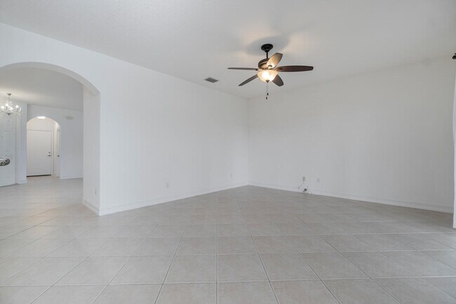 Building Photo - 10324 Willow Oaks Trail