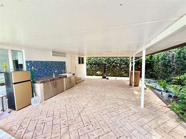 Building Photo - 5321 SW 89th Ct