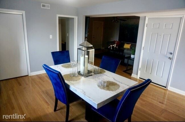 Building Photo - 8136 S Kedzie Ave