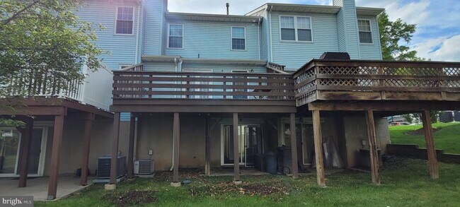 Building Photo - 262 Liberty Dr