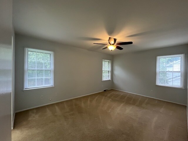 Building Photo - 9924 Ridgemore Dr