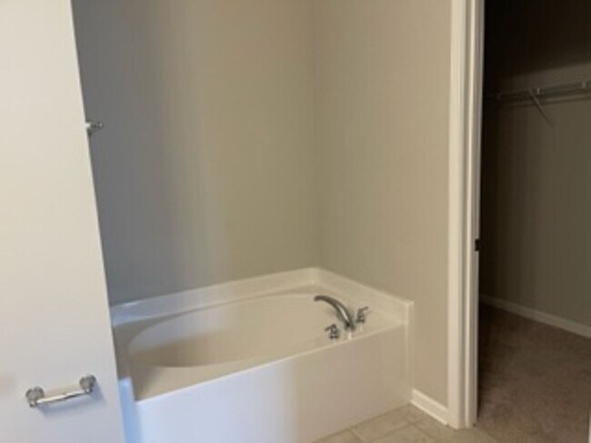 Building Photo - Coming Soon! 3 Bedroom Single Family Home