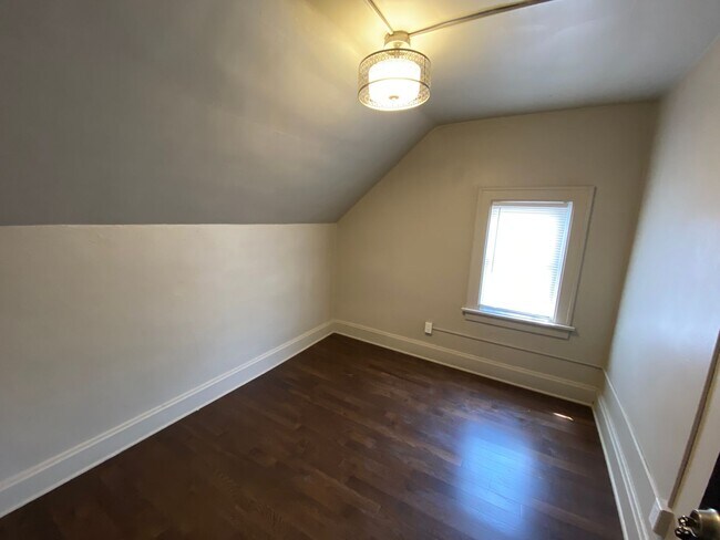Building Photo - Neil Ave 2211-2213 TNR