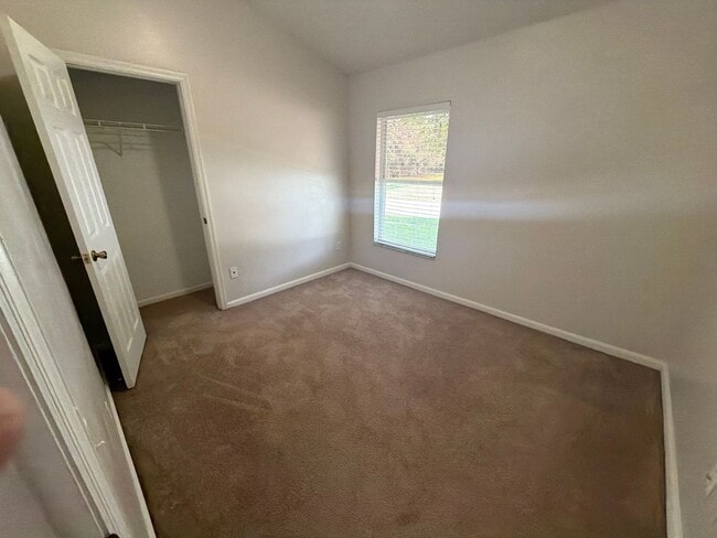 Building Photo - 1709 Pine Bay Dr