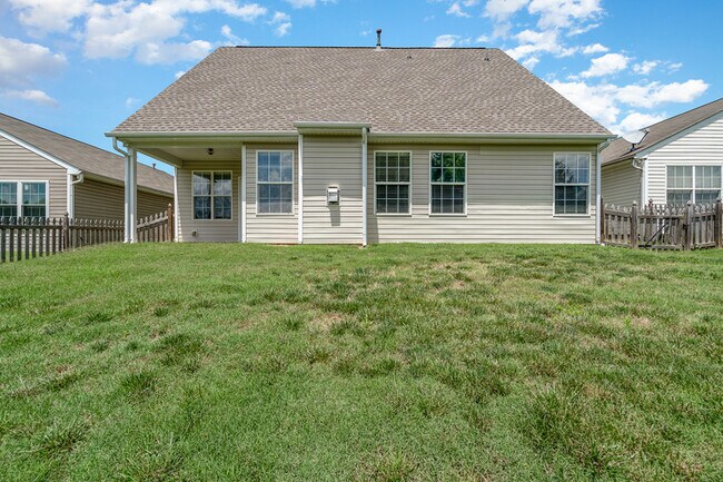 Building Photo - 251 Tradition Way