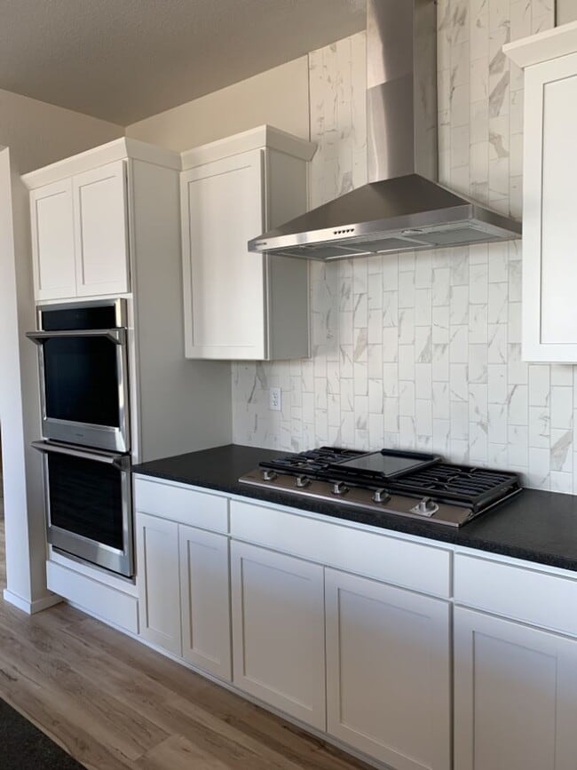 Building Photo - Exquisite 4 Bed 2.5 Bath Single Family Home with 3-car garage