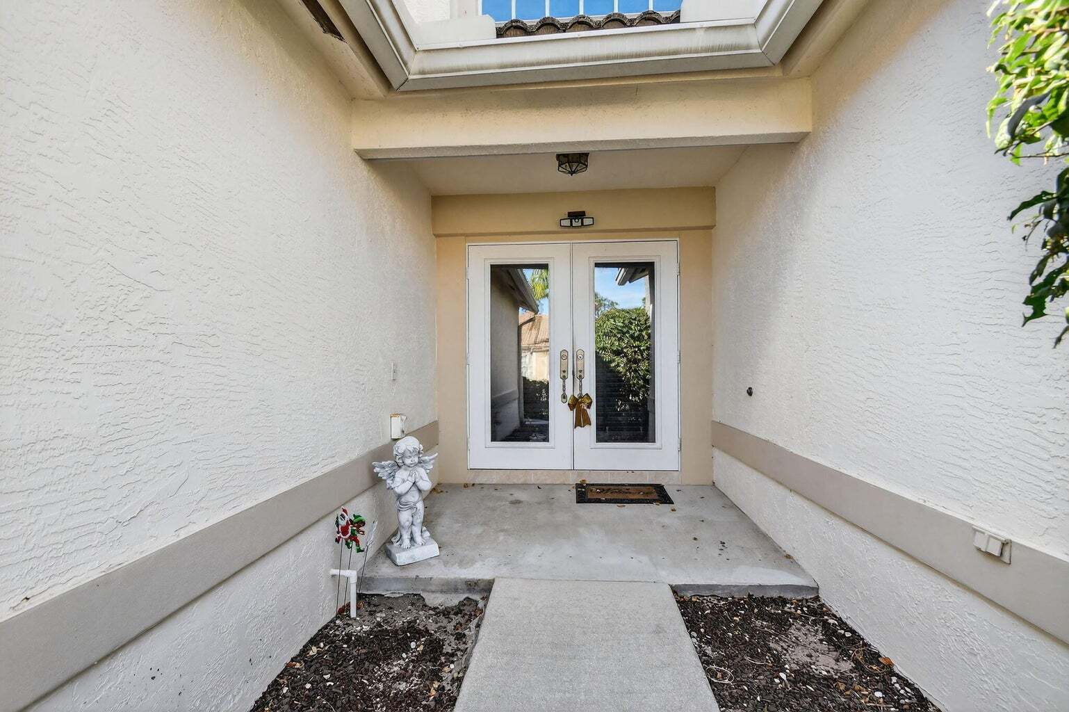 Building Photo - 2725 Pointe Cir