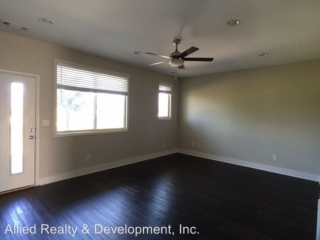 Building Photo - 1525-1585 Forest Lake Dr