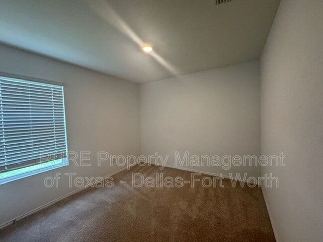 Building Photo - 2929 Dora Dr