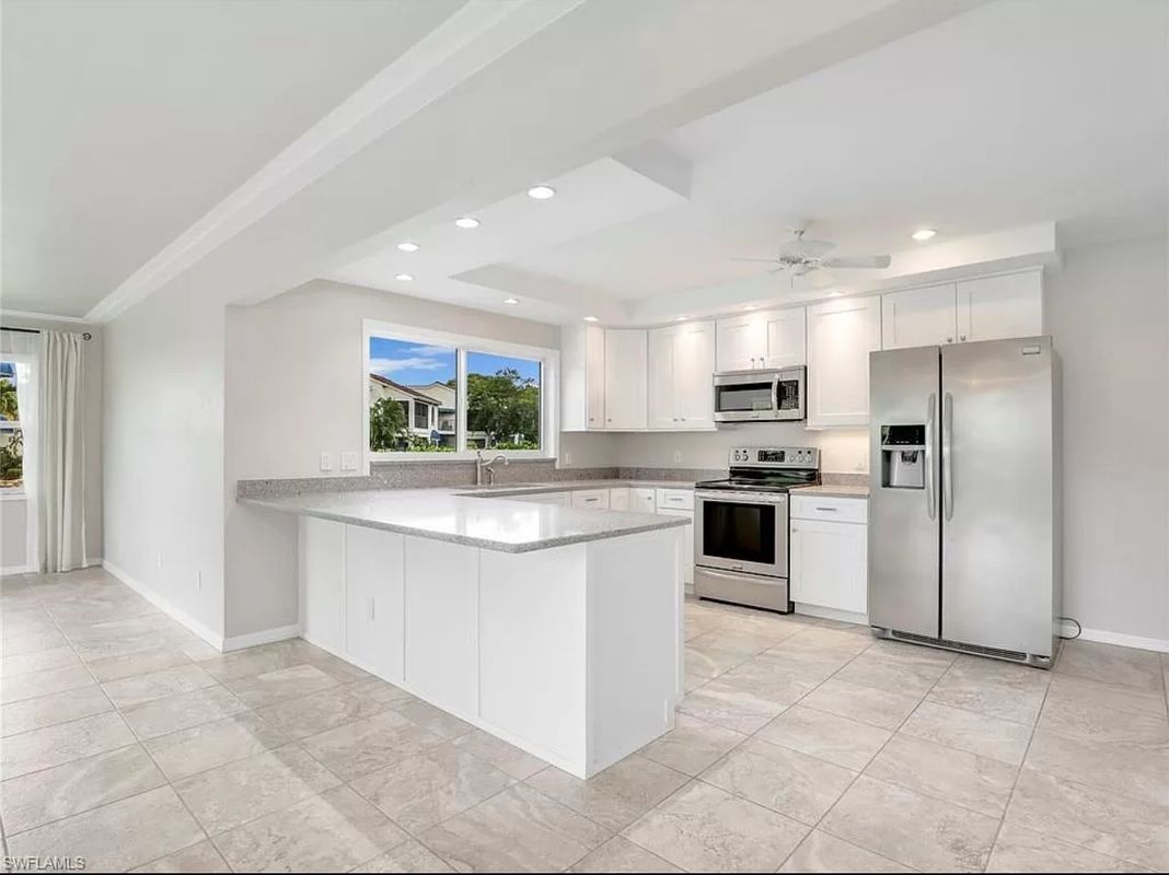 Building Photo - 4265 Island Cir