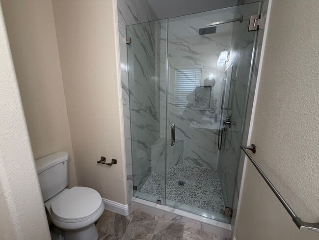 Building Photo - 985 Williams St