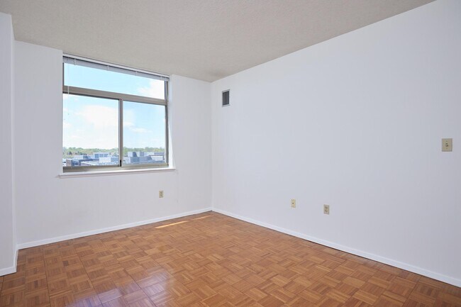 Building Photo - 7111 Woodmont Ave