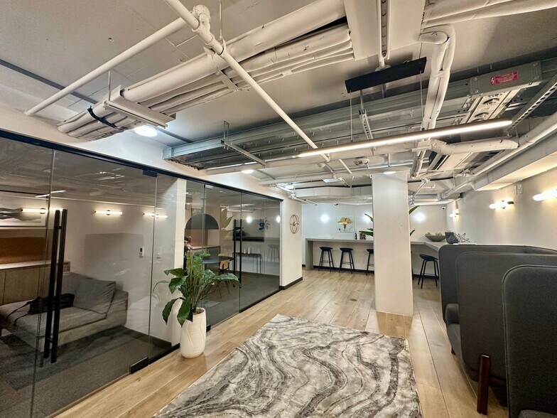 Building Photo - 120 NW 31st St