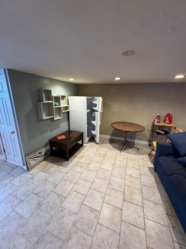 Building Photo - 1106 S Francisco Ave