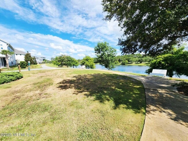 Building Photo - 541 Crestview Dr