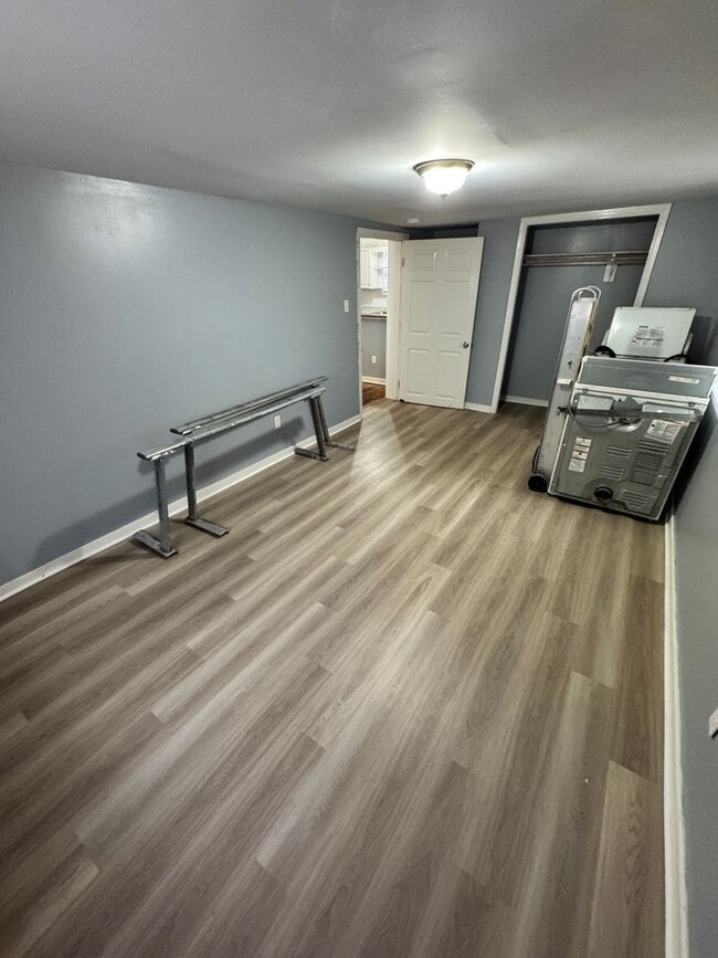 Building Photo - 3 bed house in Church Hill! Enjoy big yard, great location, hardwoods, central Ac, and laundry!