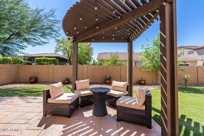 Building Photo - 3615 E Cassia Ln