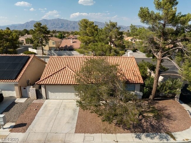 Primary Photo - 1620 Desert Ridge Ave