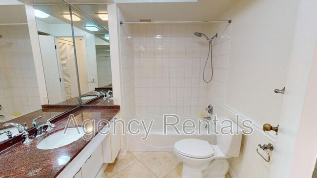 Building Photo - 425 South St