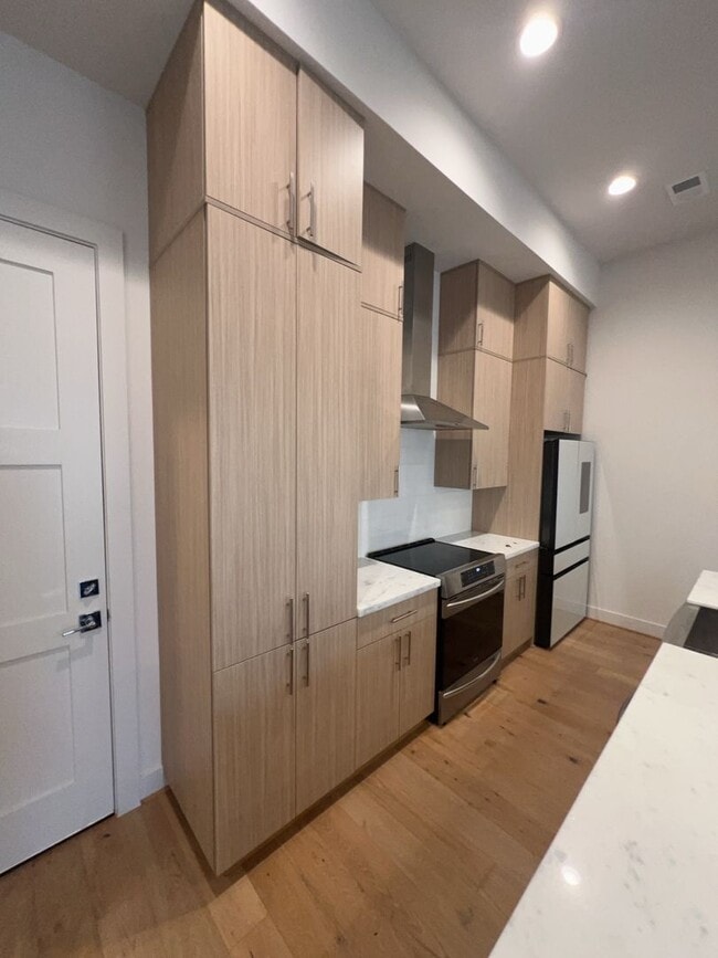 Building Photo - 2414 Gray St