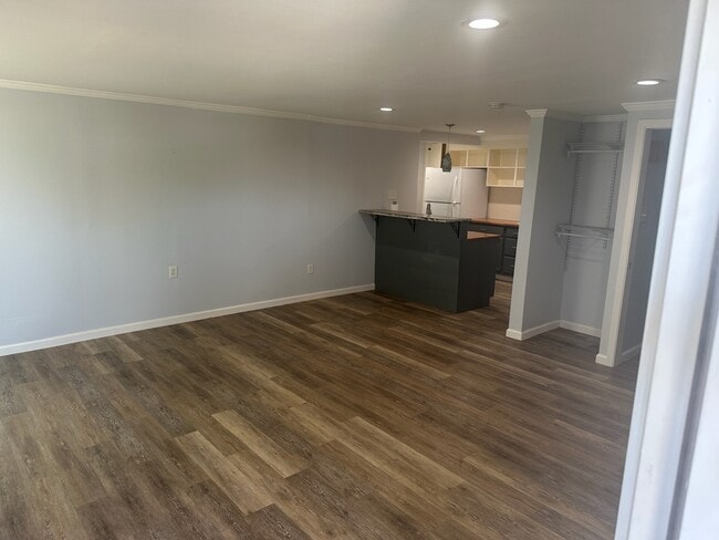 Building Photo - 2009 30th St