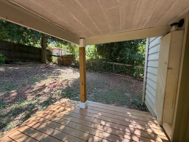 Building Photo - 1627 Mason Ln