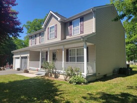 Building Photo - 259 E Oakbourne Ave
