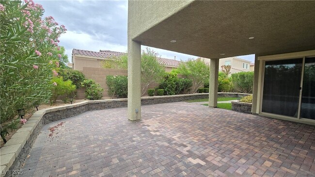 Building Photo - 1027 Whitworth Ave