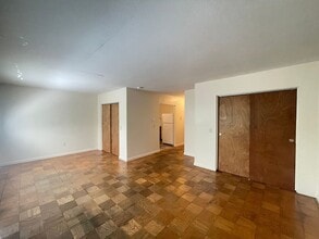 Building Photo - 128 Loudon Rd