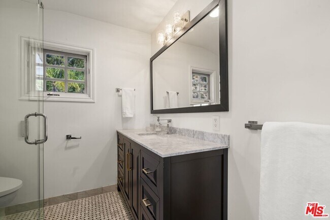Building Photo - 9023 Alto Cedro Dr