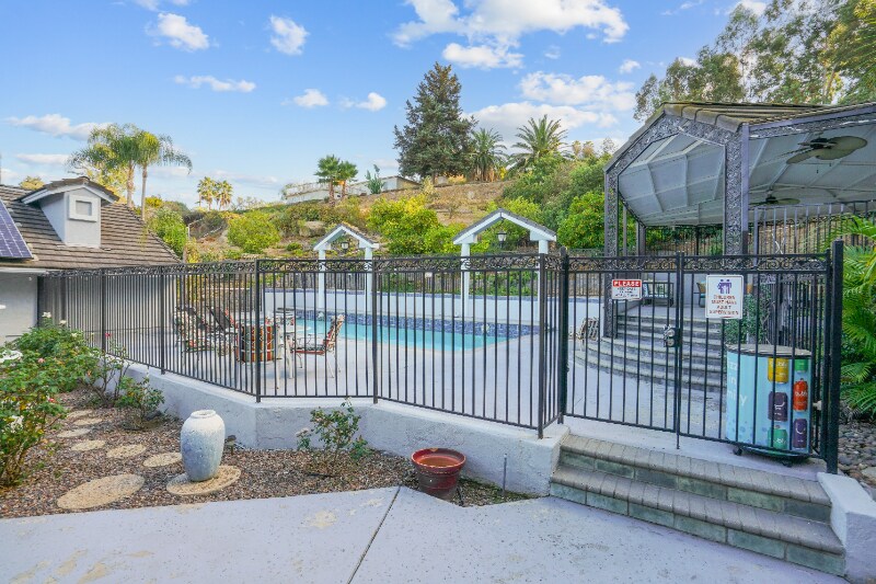 Building Photo - 571 Tilling Way
