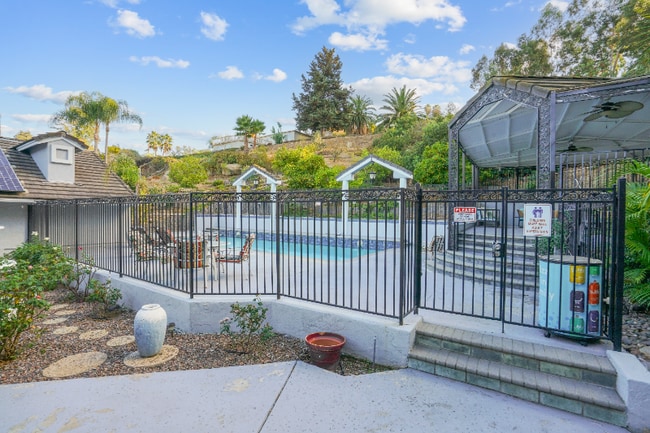 Building Photo - 571 Tilling Way