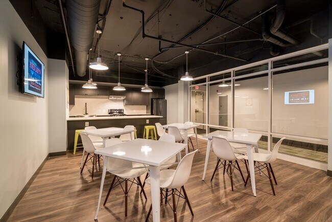 Building Photo - Loft Style 2 bedroom in East Falls