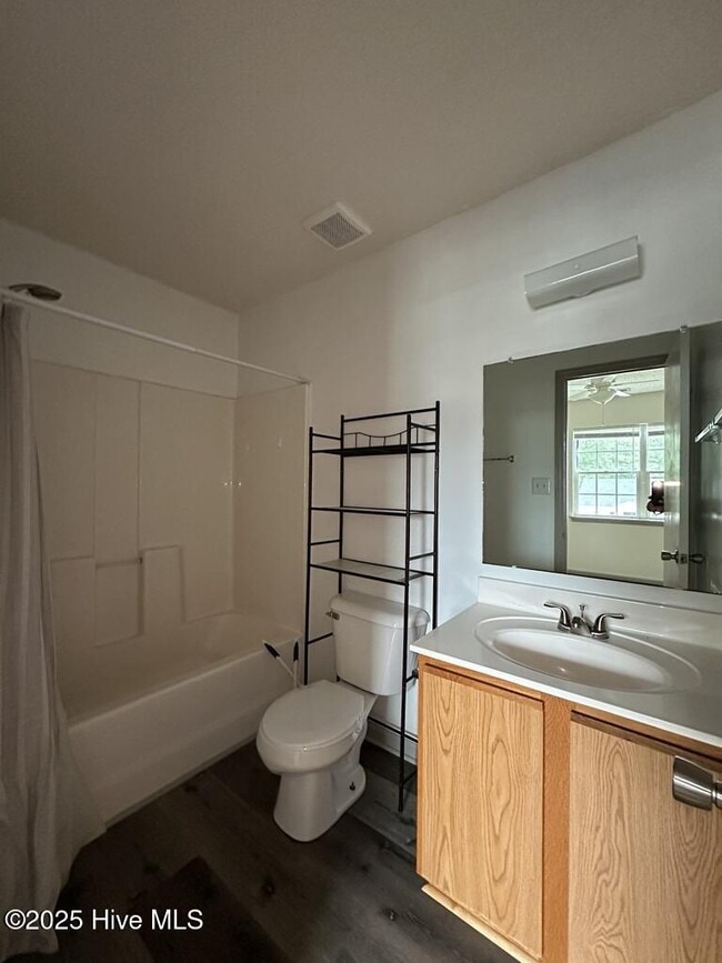 Building Photo - 1167 Pueblo Dr