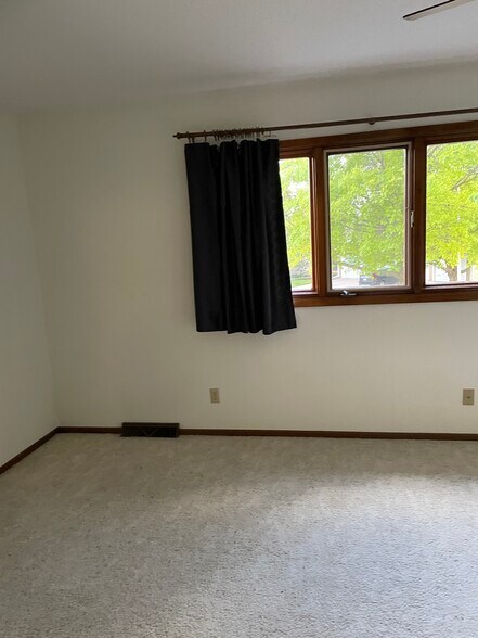 Building Photo - 1505 Little Bluestem Ct