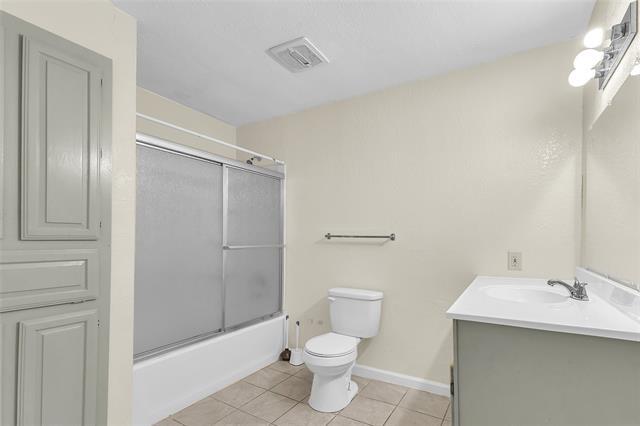 Building Photo - 211 W Trinity St