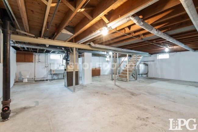 Building Photo - 3132 Mulberry St