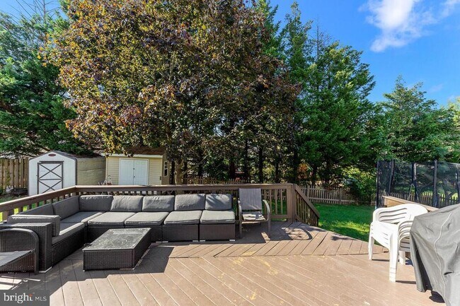 Building Photo - 223 Laura Anne Ct