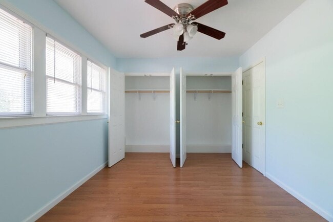 Building Photo - 342 Mathews Ave NE