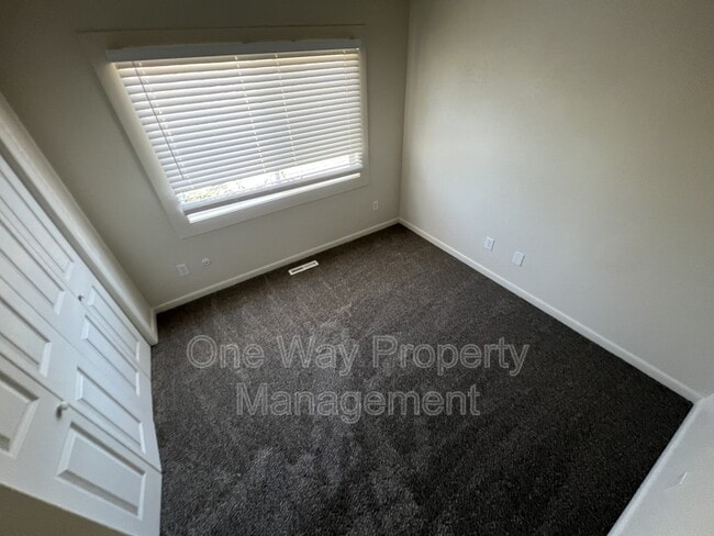 Building Photo - 629 Graefe Ave