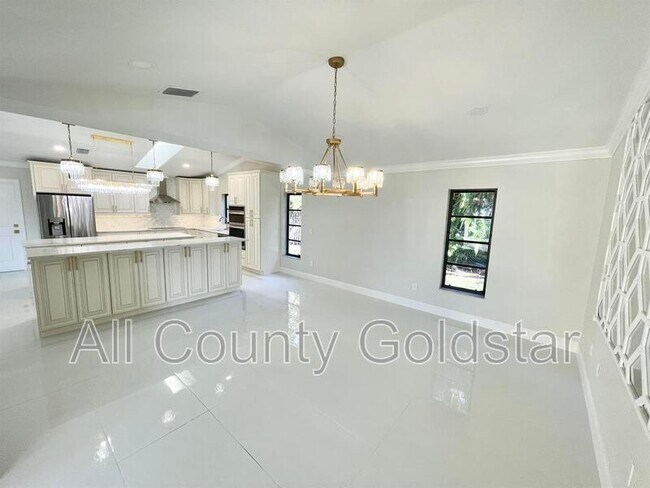 Building Photo - 1487 Keyway Rd